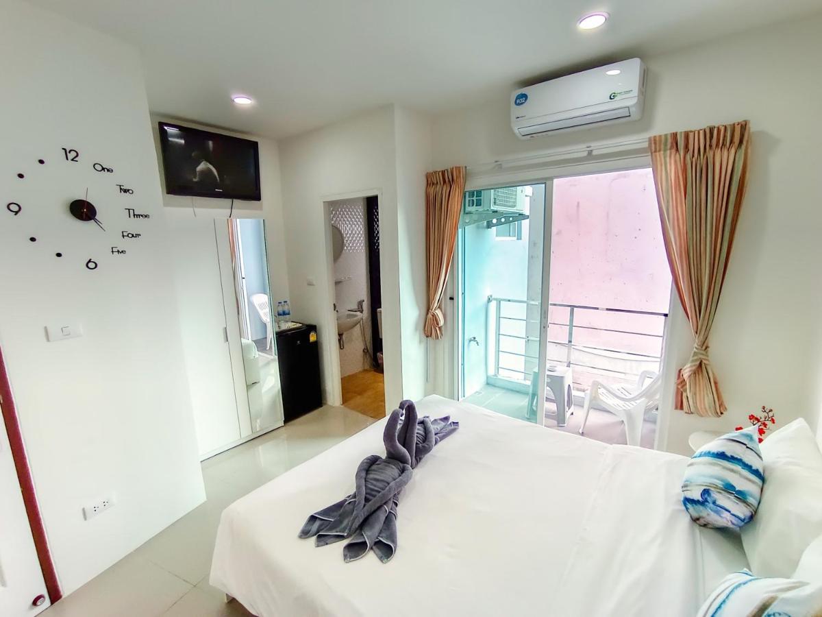 Sailor Hotel Pattaya Bagian luar foto