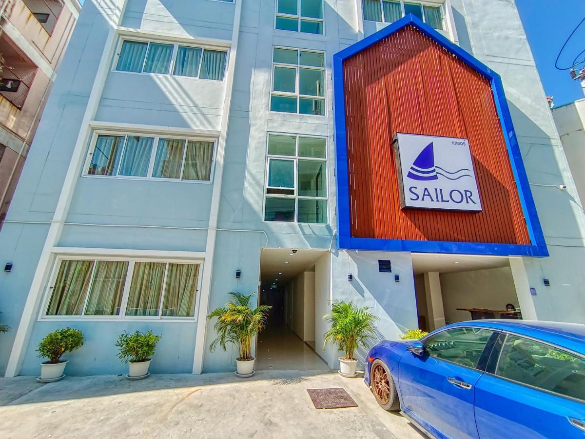 Sailor Hotel Pattaya Bagian luar foto